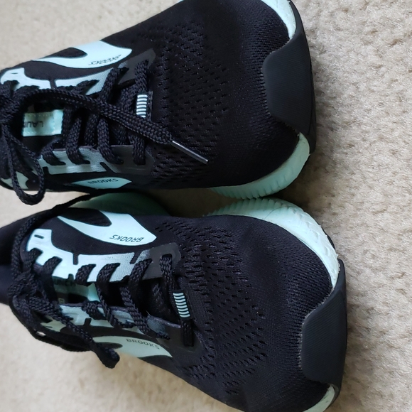 Brooks shoes - Picture 3 of 11